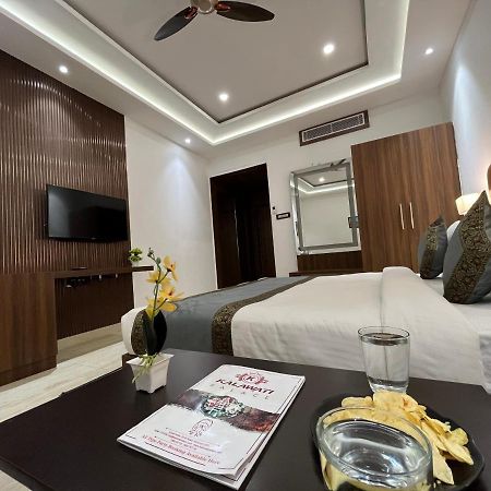Hotel Kalawati Palace Varanasi Bagian luar foto