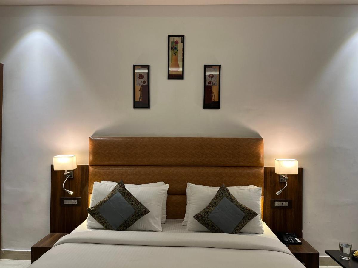 Hotel Kalawati Palace Varanasi Bagian luar foto