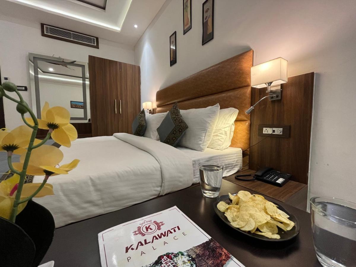 Hotel Kalawati Palace Varanasi Bagian luar foto